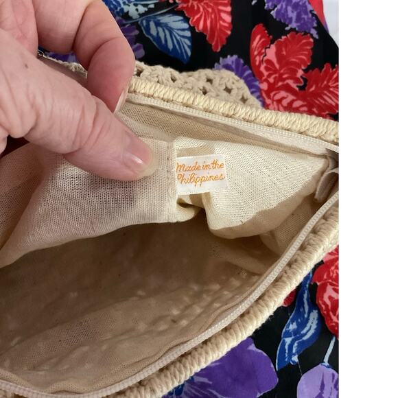 Vintage Crochet Macramé Bag Zip Top Wood Beads - Picture 4 of 13